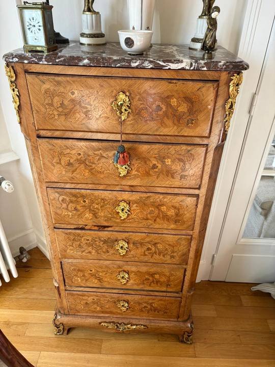 Chiffonnier ancien en marqueterie à dessus de marbre